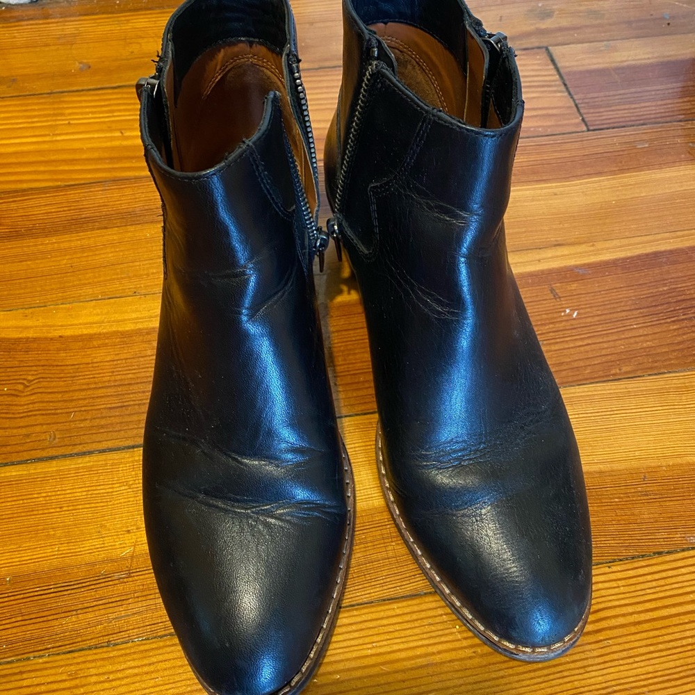 Coach Danni ankle booties sz 7